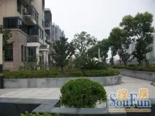 四号线地铁口低总价毛坯顶复,不靠高架位置好