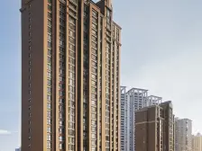 新上!新天地次新全明四房,精装拎包入住!小区有会所