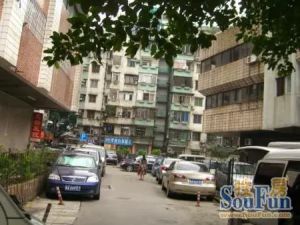 广信美景大厦2室1厅东南