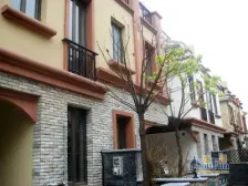 5房设计、户型方正、附地下室餐厅挑空、一车库一车位