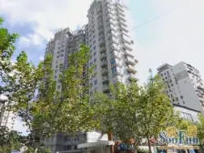 03年品质小区,百万精装全屋地暖,客厅正看小区花园,诚意出售