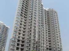 临地铁近公园南北通边套三房,诚售 ,可自主装修!