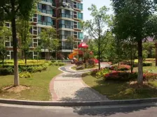 带大院子!飞机户型大三房,诚意卖,随时看房