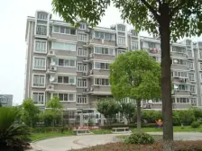 60万装修 60平大院子 每周阿姨定时打扫 拎包入住