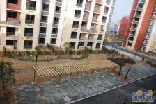 龙隐水庄2房2卫带朝南小院,房东诚心出售,看房方便