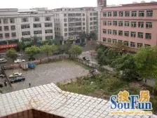 中间楼层,楼梯房不高,舒适度强,小户型压力不大