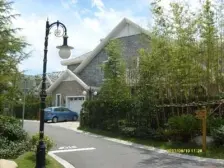 次新小区 占地大 花园大 停车方便 带泳池 领包入住