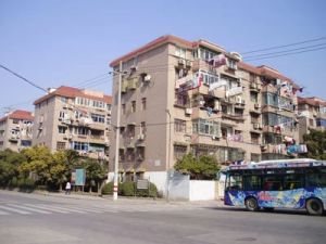 大金丰,全明户型,客厅带窗,距地铁站200米,出行方便