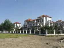 新上房源 现场实勘 出国急售 大户型联排