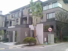 清水毛坯房+联排别墅边套+公园旁地铁口+房龄新环境好