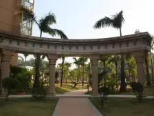 东方华府毛坯四房,南向望黄旗,视野开阔!