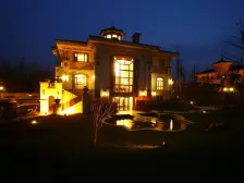 东紫园一期南临大河宅邸,集中朝南大花园大户型低价格