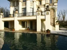 佘山东紫园大户型10米跳空客厅 意式临河大宅诚意出售