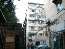 一楼带院子,卧室朝南采光良好,平华山绿地旁