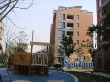 边套大花园,带车位,精装修,地铁口