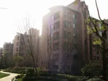 新 精装上叠别墅 带阁楼楼台 近地铁 叠墅里的南玻万