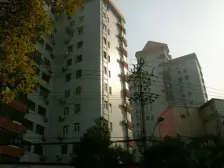 1梯1户带可开门的院子地铁口,看房提前预约