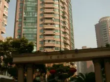 一期南北通三房,2房朝南1房朝北,厅南北错通,明卫。