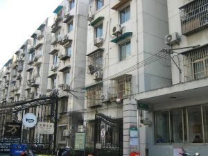 采光充足,中式风格,主卧朝南,小区中心位置,大平层