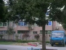 户型方正,带20平院子,双南房,不靠路,满五。