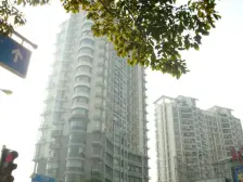 此房买进满五年,新装修可以直接入住,房东诚意出售