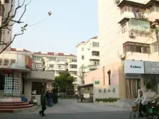 地铁口 精装修一房一厅 全明户型 看中价格可以谈