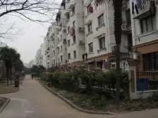 带院子+北门地铁+南门商场+看房方便