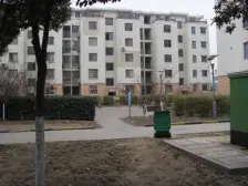 新上 中间楼层 精装两房 浦发公园边上 地铁100米