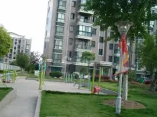 一梯两户,南北通透,交通便利,居家装修