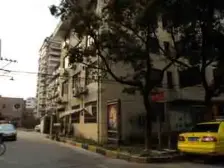 8号线,小世界边,边套全明电梯大一房,出房量低。