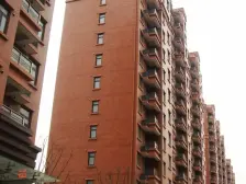 新上好房!精装三年 南北通两房 电梯中高层 有车位 诚意可谈