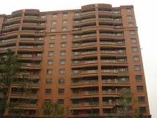 南北通两房,电梯中区,一梯两户,有车位看中好谈