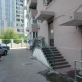 海伦路地铁口,精装两房,刚做好美丽家园,环境好