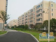 汇贤大三房两卫,靠河,视野棒,近宝龙.地铁口