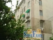 电梯房三楼,居家装修,小区花园位置,业主诚意出售