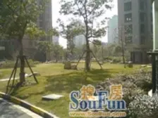 满五年精装修,看房方便,房龄新,低密度小区