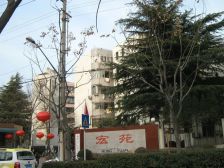 南北两房带花园20平,看房需要提前约。房东住外区
