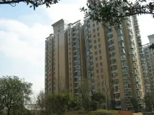 有产权车位 地铁口 人车分流 电梯高区 花园旁边