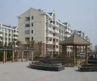 精装自住带阁楼,南北两房,前后无遮挡,采光通风很赞,格局大气