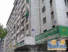 中间楼层+左侧震川+右侧安亭医院,旁边配套便利