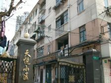 地铁口,精装一房一厅,带储藏室、看房方便