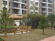 诚心出售,精装修,格局方正,背靠象湖湿地公园