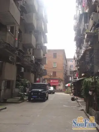 半步街实景图
