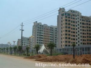 澄湖彩虹世纪城 南北通透,采光好 装修好,环镜优美 视野好,诚心出售