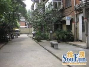 文教路4号电信宿舍 南北通透,采光好 装修好,环镜优美 近地铁 视野好,诚心出售