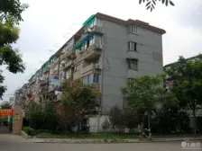 3号线地铁口一梯两户中间楼层的边套户型