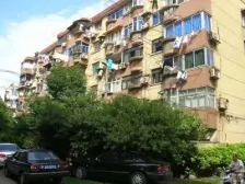 3号线地铁口一梯两户的边套户型