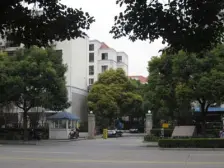 中间位置 附带阁楼 自住装修 诚意出售