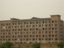 地铁站边上,配套齐全,室内恒温恒湿系统,业主诚心卖