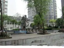 其龙轻轨站附近,领包入住